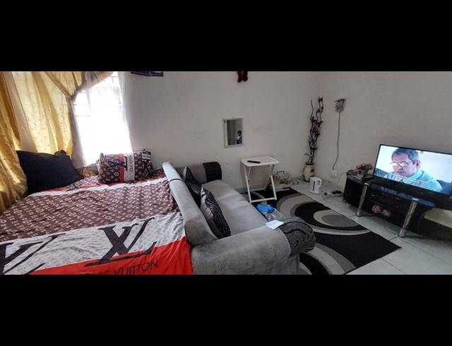 5 BEDROOM TOWNHOUSE FOR SALE IN ROSETTENVILLE